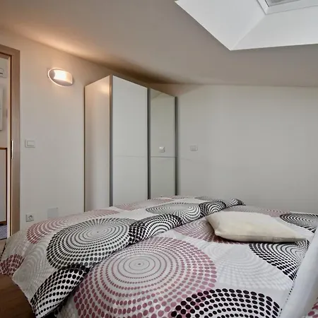House With Sea View And Bbq Grill Holiday home