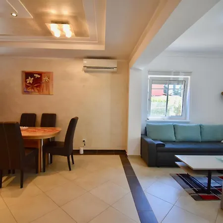 House With Sea View And Bbq Grill Holiday home Medulin