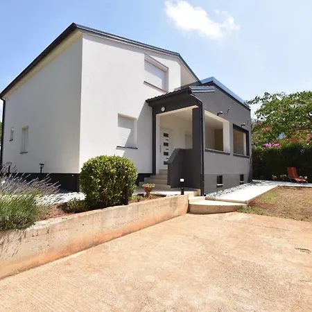 Holiday home House With Sea View And Bbq Grill Medulin